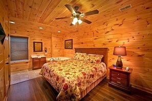 Room - Snuggled Inn Cabin Rental (Pigeon Forge)