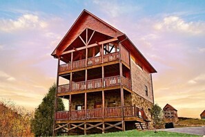 Exterior - Sugar and Spice Cabin Rental (Sevierville)