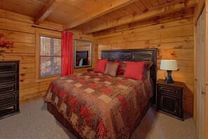Room - The Overlook Cabin Rental (Pigeon Forge)