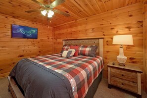 Room - Tranquility Cabin Rental (Wears Valley)