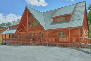 Exterior - The Big Lebowski Cabin Rental (Pigeon Forge)