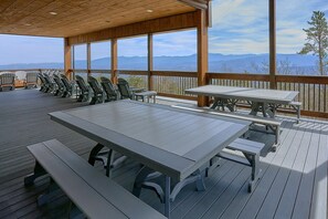 Outdoor dining - Smoky Mountain Memories Cabin Rental (Wears Valley)