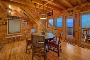Dining - Chocolate Moose Cabin Rental (Sevierville)