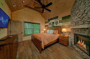 Room - Never Gonna Leave Cabin Rental (Wears Valley)