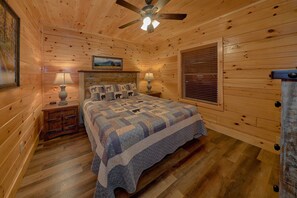 Room - Huckleberry Lodge Cabin Rental (Pigeon Forge)