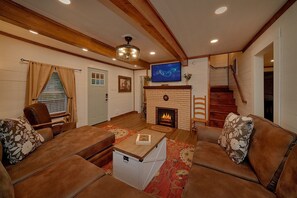 Living area - Jewell's Place Vacation Home (Sevierville)