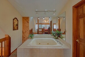 Bathroom - Bear Creek Ridge Cabin Rental (Wears Valley)