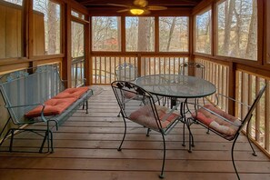 Outdoor dining - Bear Creek Ridge Cabin Rental (Wears Valley)