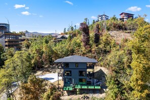 Exterior - Ski Mountain Swim Cabin Rental (Gatlinburg)