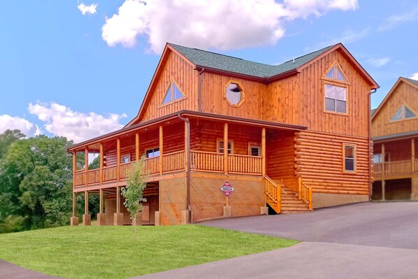 Exterior - Livin' the Dream Cabin Rental (Pigeon Forge)