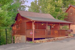 Exterior - Cherokee Nights Cabin Rental (Sevierville)