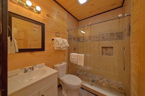 Bathroom - Relax II Cabin Rental (Sevierville)