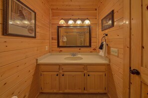 Bathroom - A Glimpse of Heaven Cabin Rental (Sevierville)