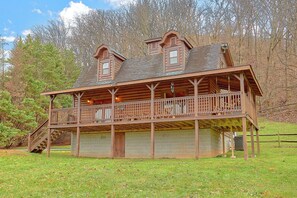 Exterior - Four Bears Barn Cabin Rental (Wears Valley)