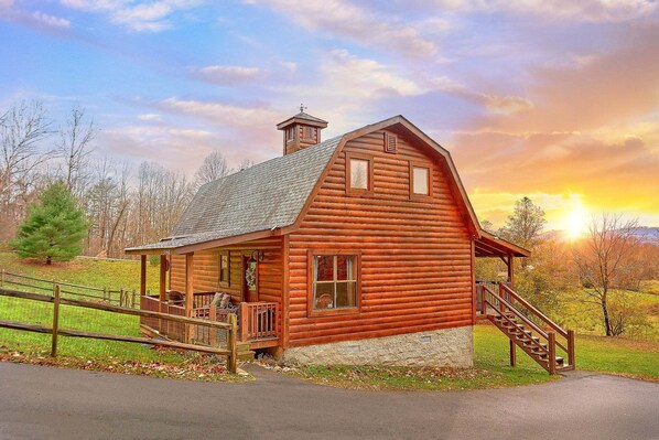 Exterior - Four Bears Barn Cabin Rental (Wears Valley)