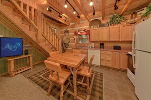 Dining - Creek Song Cabin Rental (Wears Valley)
