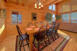 Dining - Lookout Lodge Cabin Rental (Wears Valley)