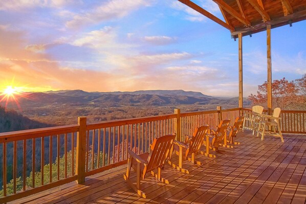 Terrace/patio - Lookout Lodge Cabin Rental (Wears Valley)