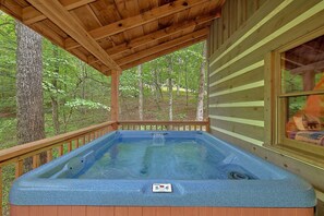 Outdoor spa tub - Southern Charm Cabin Rental (Wears Valley)