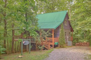 Exterior - Southern Charm Cabin Rental (Wears Valley)