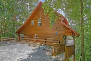 Exterior - Run to the Hills Cabin Rental (Wears Valley)