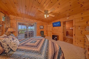 Room - Run to the Hills Cabin Rental (Wears Valley)