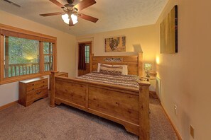 Room - Misty Cove Cabin Rental (Wears Valley)