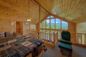 Room - Eagle's Nest Cabin Rental (Wears Valley)