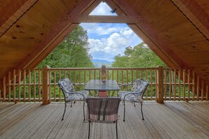 Outdoor dining - Serenity Creek Cabin Rental (Wears Valley)