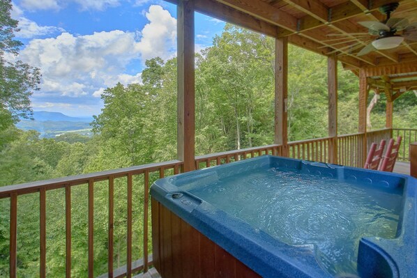 Outdoor spa tub - Serenity Creek Cabin Rental (Wears Valley)