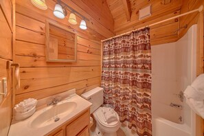 Bathroom - Hatcher's Mountain Cabin Rental (Wears Valley)