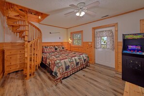 Room - Hatcher's Mountain Cabin Rental (Wears Valley)