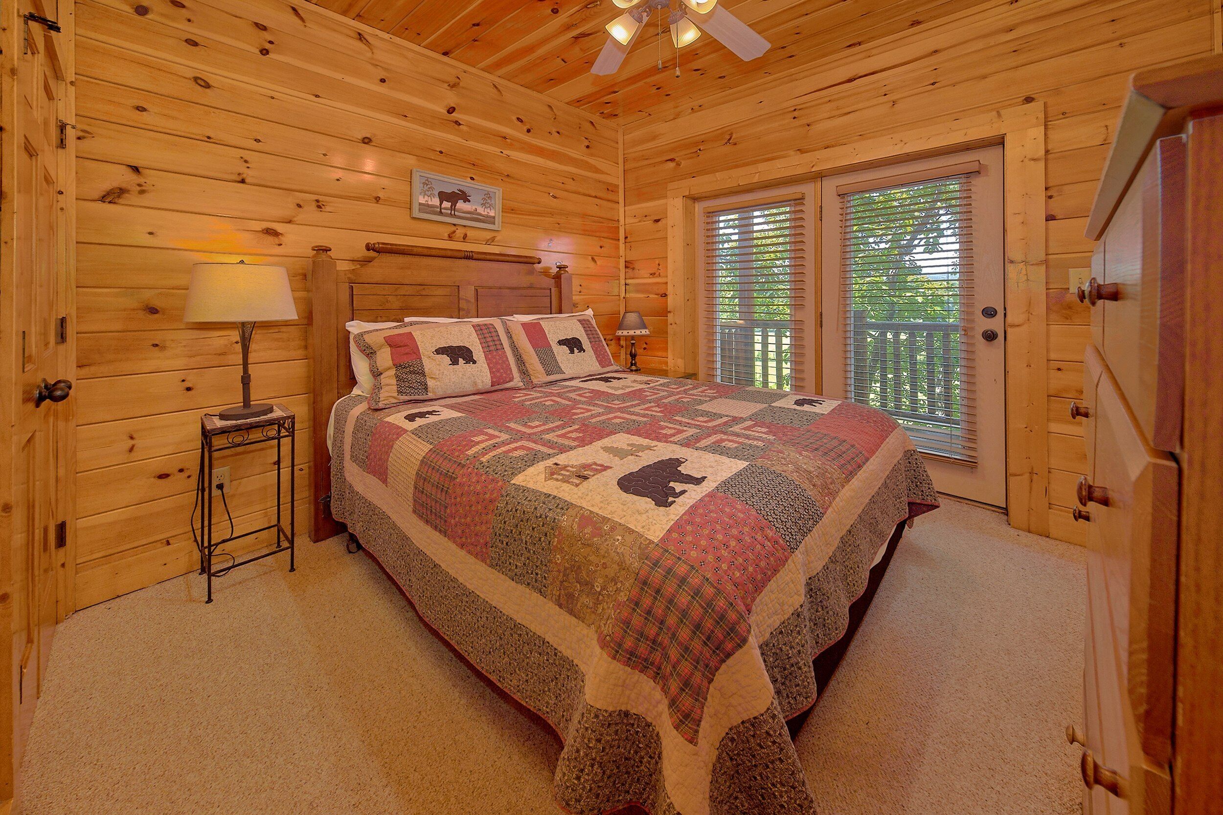 5 bedrooms, internet, bed sheets