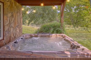 Unclassified image, 2 of 21, button - Hilltop Haven Vacation Home (Pigeon Forge)