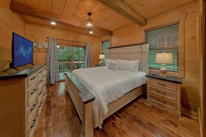 Room - Rainbow Valley Retreat Cabin Rental (Sevierville)