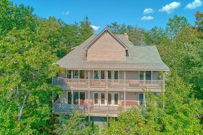 Exterior - Northern View Lodge Cabin Rental (Sevierville)