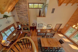 Dining - Northern View Lodge Cabin Rental (Sevierville)