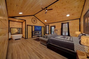 Room - Amazing Mountain II Cabin Rental (Sevierville)