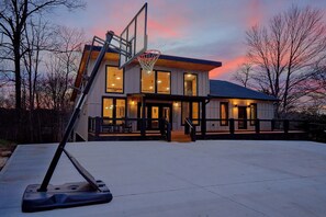 Exterior - Amazing Mountain II Cabin Rental (Sevierville)