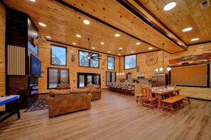 Dining - Amazing Mountain II Cabin Rental (Sevierville)