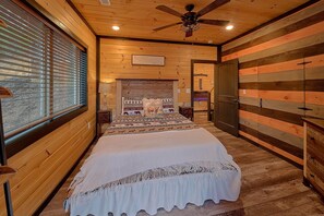 Room - Fiesta Hills Hideaway 2 Bedroom Cabin Rental (Sevierville)