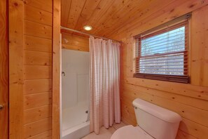 Bathroom - Autumn Ridge Cabin Rental (Sevierville)
