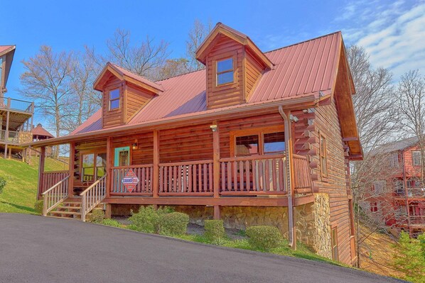 Exterior - Autumn Ridge Cabin Rental (Sevierville)