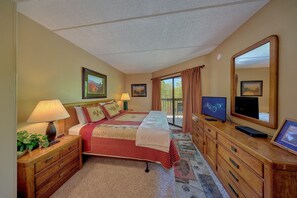 Room - Our Mountain Home Condo Rental (Gatlinburg)