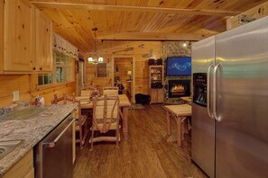 Dining - Webb Creek Hideaway Cabin Rental (Gatlinburg)