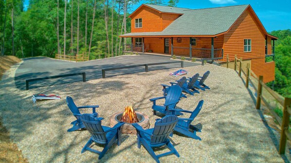 Property grounds - An Eagle's View 6 Bedroom Cabin Rental (Pigeon Forge)