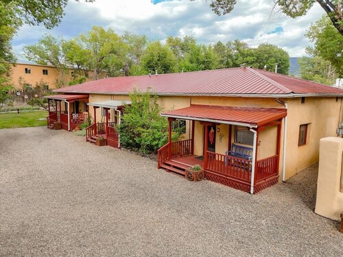 #7 Aster at Taos Lodging - 800 sq ft w/AC + HotTub