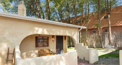 #2 Lavender @ Taos Lodging 750 sq ft Hot Tub + A/C