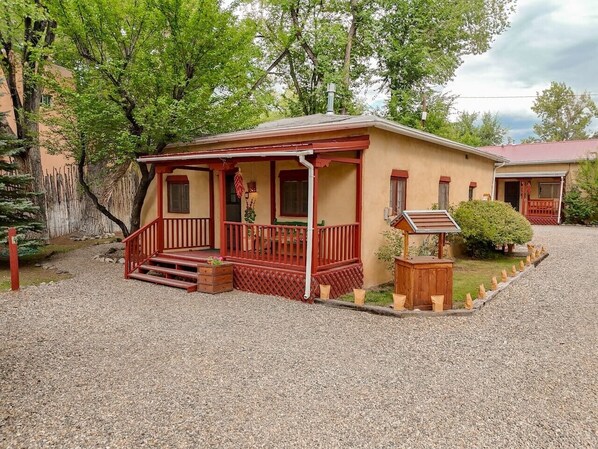 Exterior - #4 Hollyhock@ Taos Lodging - 900 sqft Hot Tub A/C (Taos)