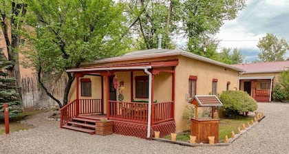 #4 Hollyhock@ Taos Lodging - 900 sqft Hot Tub A/C